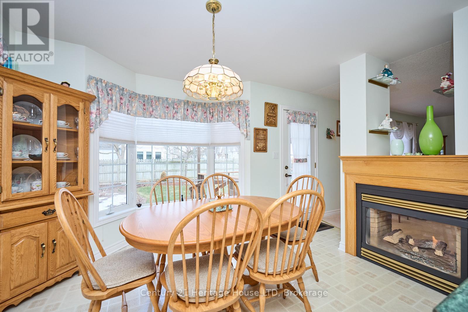 487 Albany Street, Fort Erie (Lakeshore), Ontario  L2A 6L6 - Photo 8 - X12007886