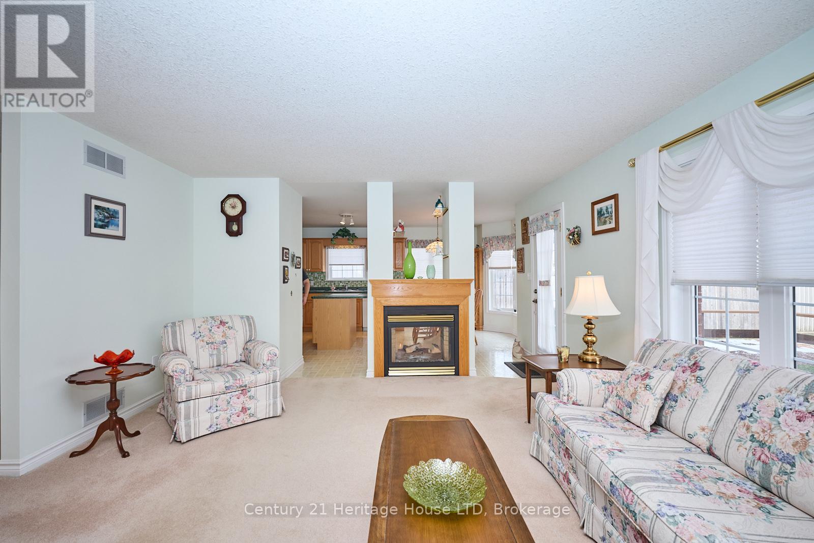 487 Albany Street, Fort Erie (Lakeshore), Ontario  L2A 6L6 - Photo 9 - X12007886