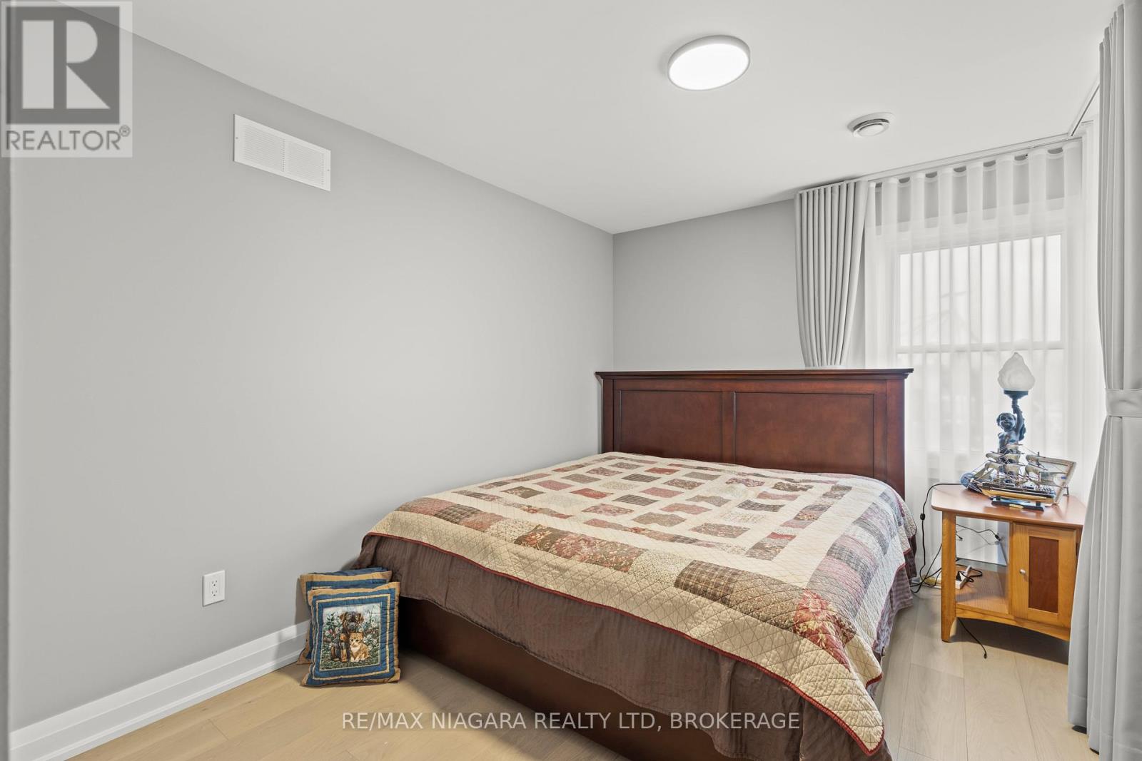 1530 Niagara Stone Road, Niagara-On-The-Lake, Ontario  L0S 1J0 - Photo 16 - X12007950
