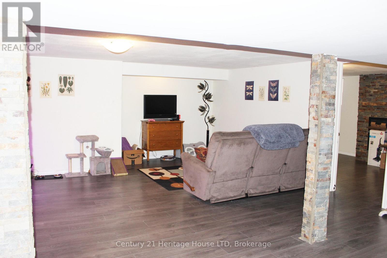 Basement - 16 Murray Street, St. Catharines (Vine/linwell), Ontario  L2M 1S4 - Photo 10 - X12008748