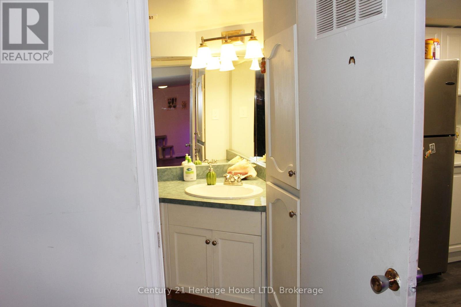 Basement - 16 Murray Street, St. Catharines (Vine/linwell), Ontario  L2M 1S4 - Photo 14 - X12008748