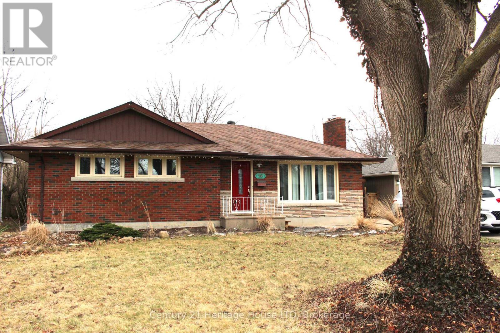Basement - 16 Murray Street, St. Catharines (Vine/linwell), Ontario  L2M 1S4 - Photo 2 - X12008748