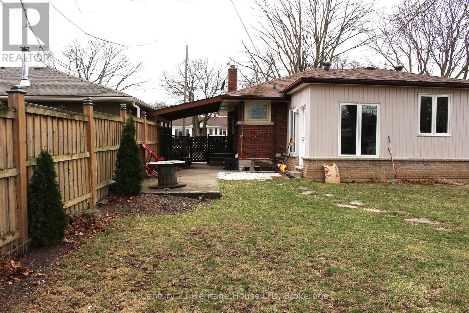 Basement - 16 Murray Street, St. Catharines (Vine/linwell), Ontario  L2M 1S4 - Photo 4 - X12008748