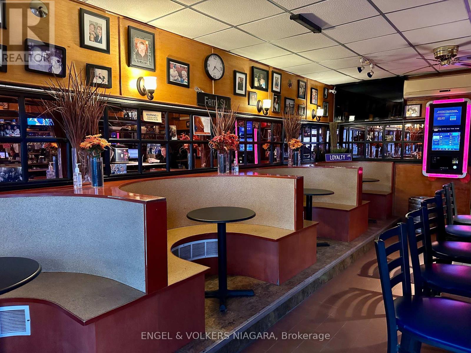 5844 Ferry Street, Niagara Falls (216 - Dorchester), Ontario  L2G 1S9 - Photo 4 - X12009106