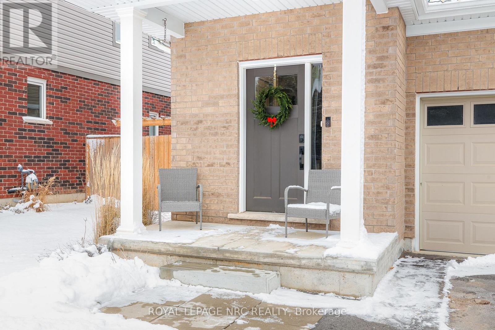 7 Lymburner Street, Pelham (662 - Fonthill), Ontario  L3B 5N5 - Photo 2 - X12010446