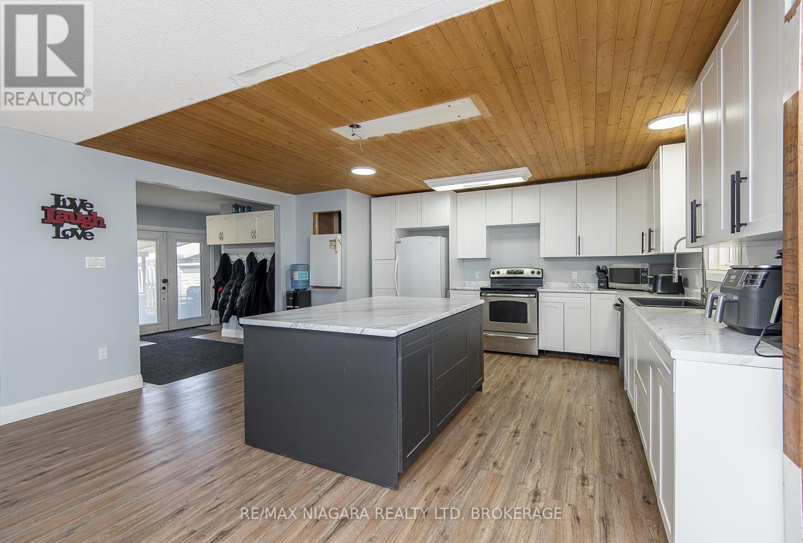 4530 Marshall Road, Niagara Falls (224 - Lyons Creek), Ontario  L2E 6S6 - Photo 24 - X12011002