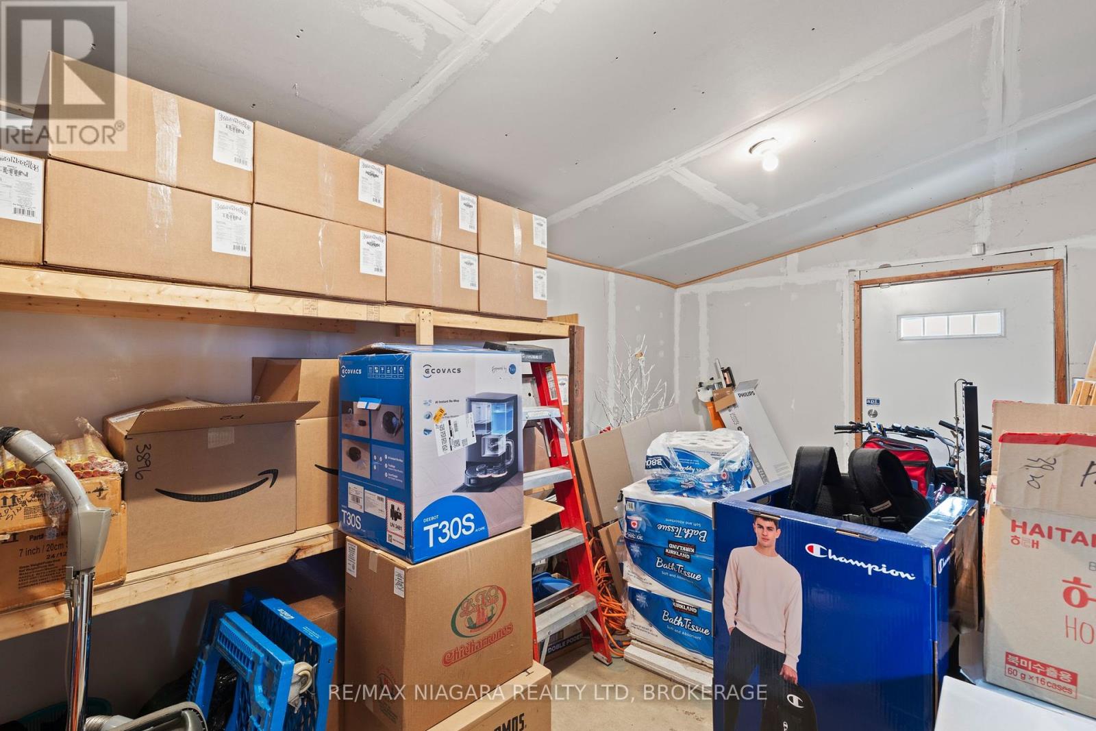 1530 Niagara Stone Road, Niagara-On-The-Lake (108 - Virgil), Ontario  L0S 1J0 - Photo 15 - X12013133