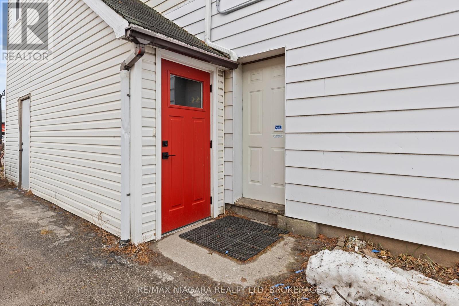 1530 Niagara Stone Road, Niagara-On-The-Lake (108 - Virgil), Ontario  L0S 1J0 - Photo 16 - X12013133