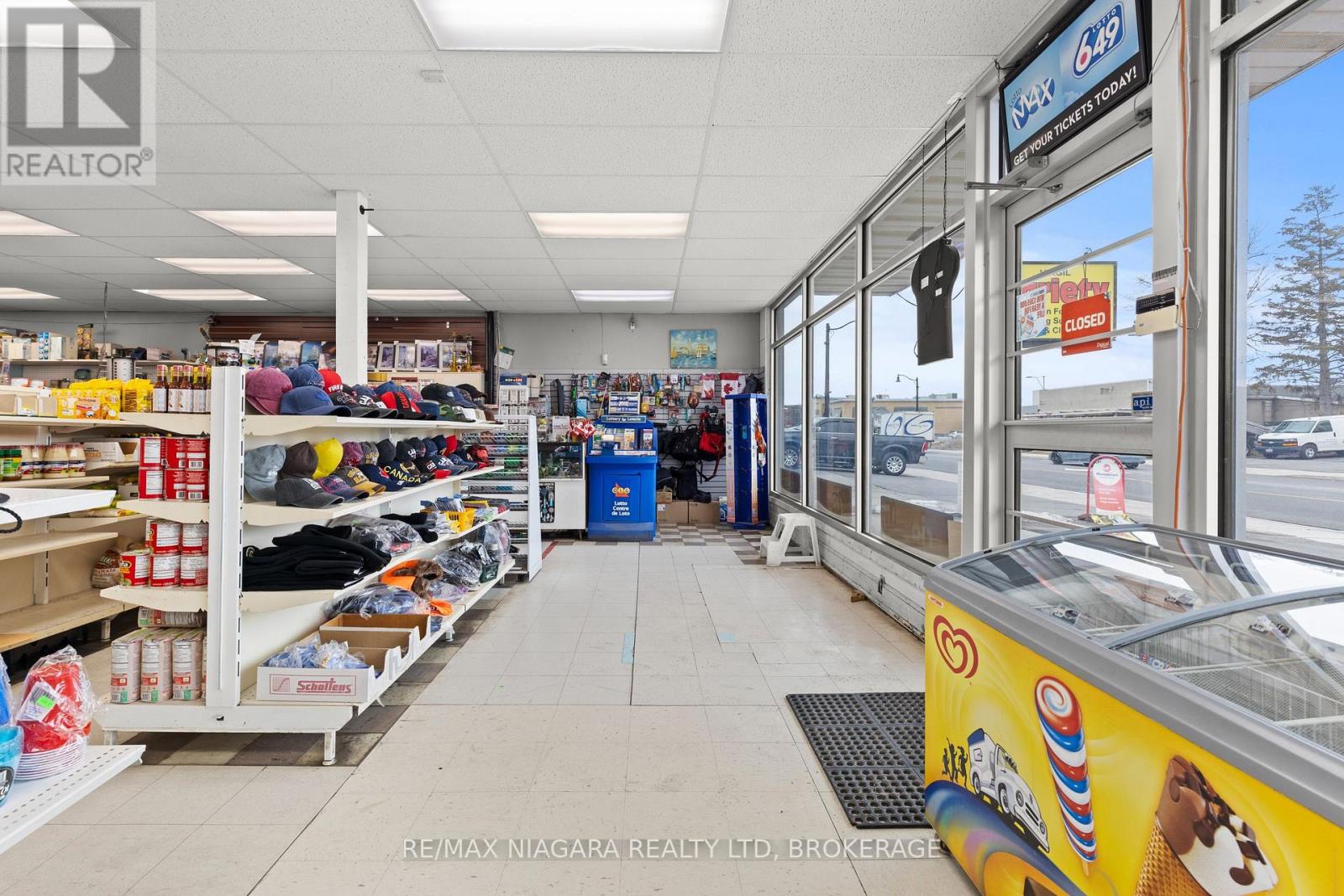 1530 Niagara Stone Road, Niagara-On-The-Lake (108 - Virgil), Ontario  L0S 1J0 - Photo 7 - X12013133