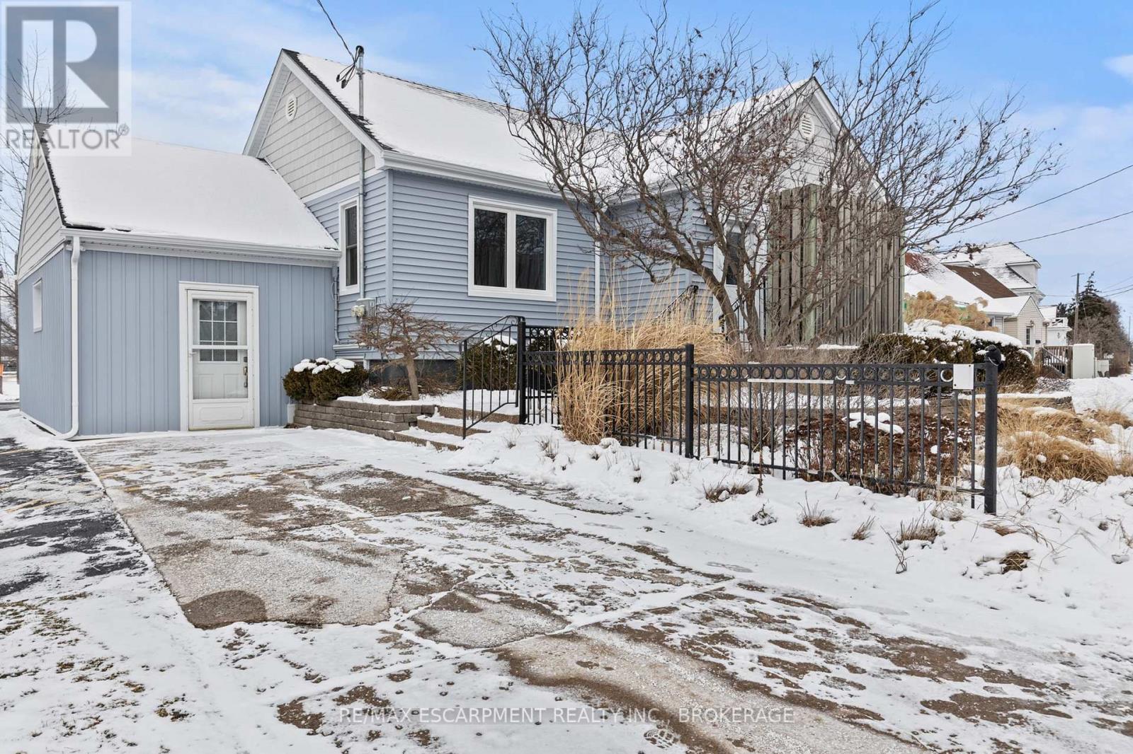 ROOM - 249 CARLTON STREET, st. catharines (446 - fairview), Ontario