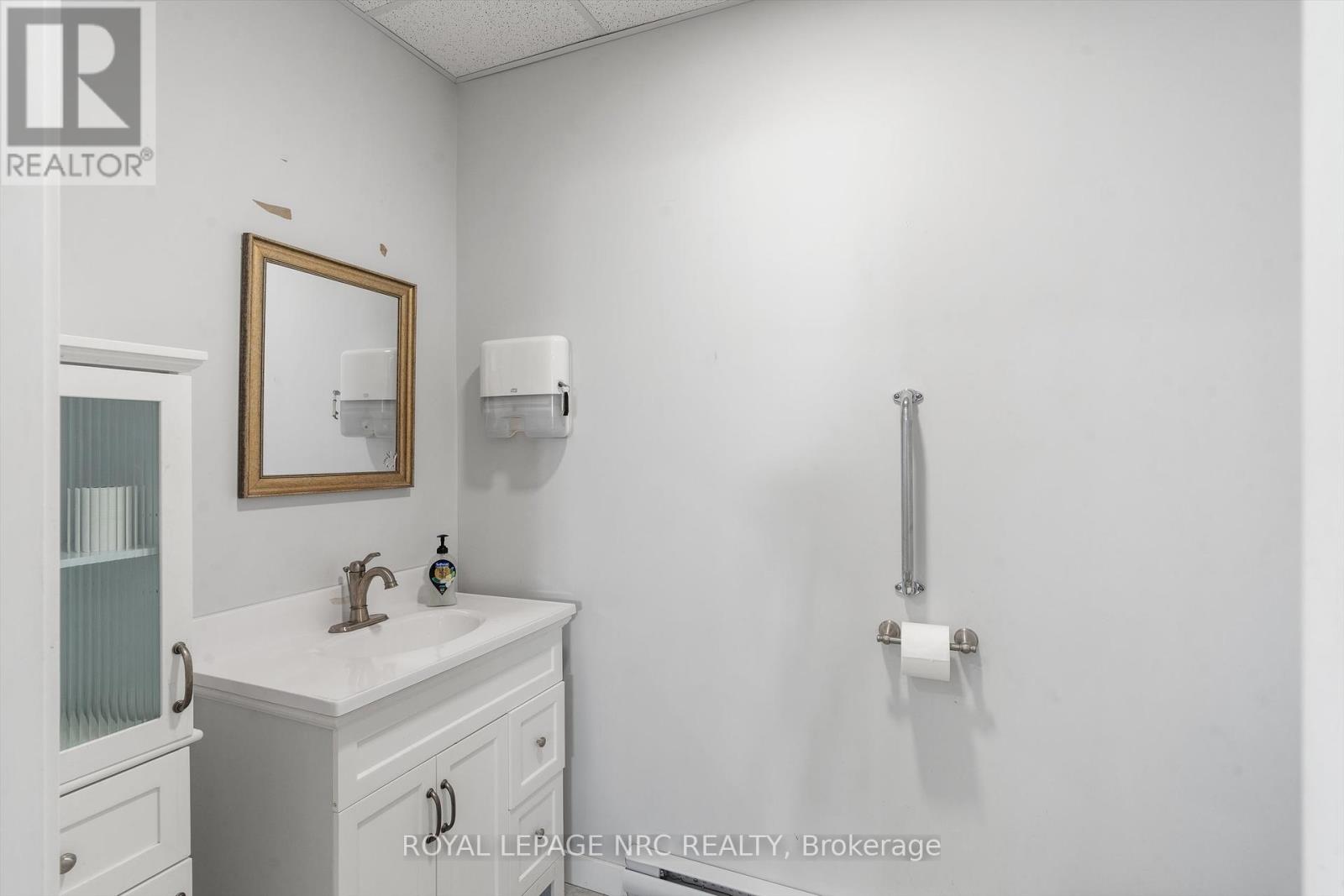 23 Neilson Avenue, St. Catharines (447 - Cushman/industrial), Ontario  L2M 5V9 - Photo 10 - X12015354