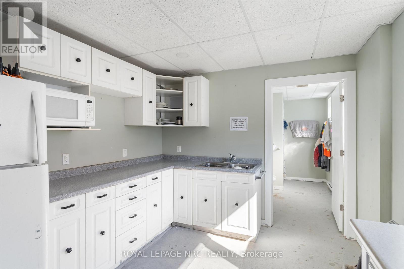 23 Neilson Avenue, St. Catharines (447 - Cushman/industrial), Ontario  L2M 5V9 - Photo 13 - X12015354