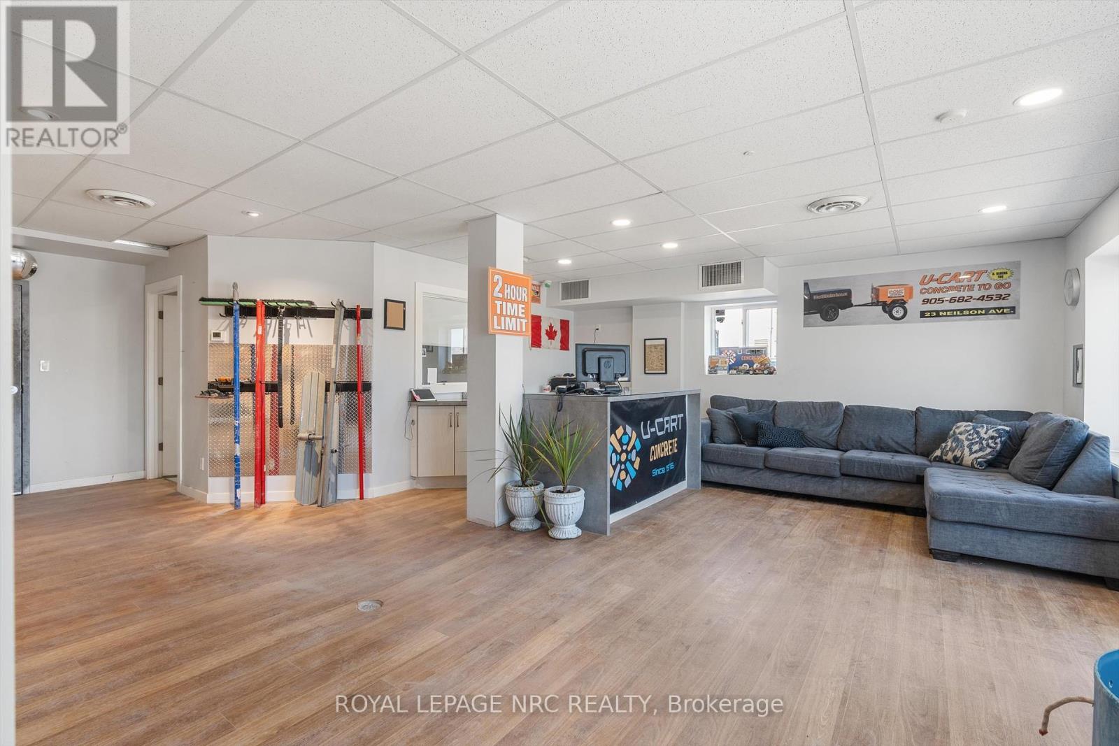 23 Neilson Avenue, St. Catharines (447 - Cushman/industrial), Ontario  L2M 5V9 - Photo 5 - X12015354
