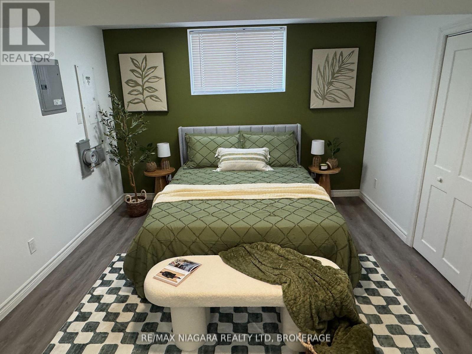 2 LOWER - 8196 MCLEOD ROAD, niagara falls (222 - brown), Ontario