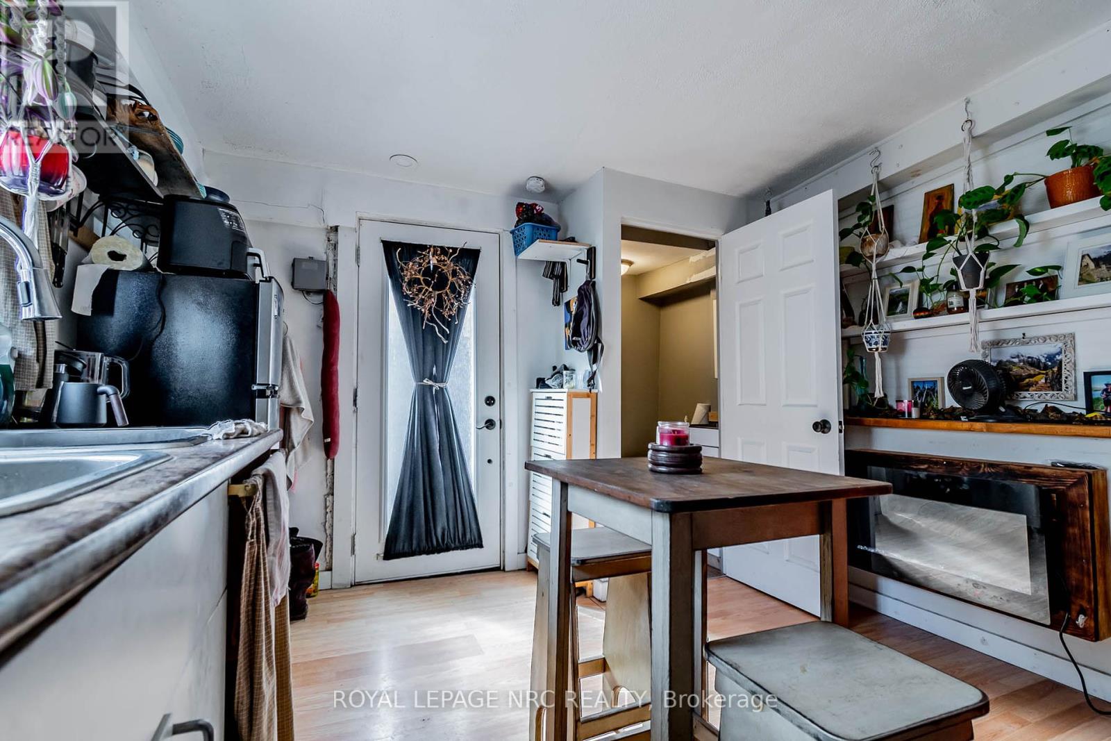 18 Charlotte Street, Port Colborne (878 - Sugarloaf), Ontario  L3K 3C6 - Photo 14 - X12015519