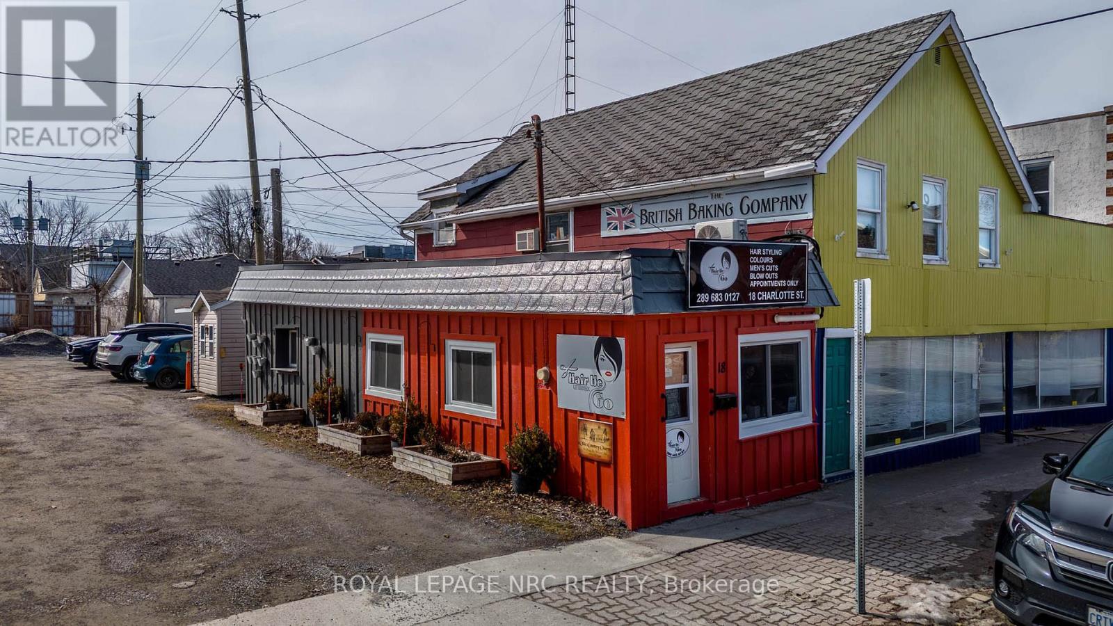 18 Charlotte Street, Port Colborne (878 - Sugarloaf), Ontario  L3K 3C6 - Photo 2 - X12015519