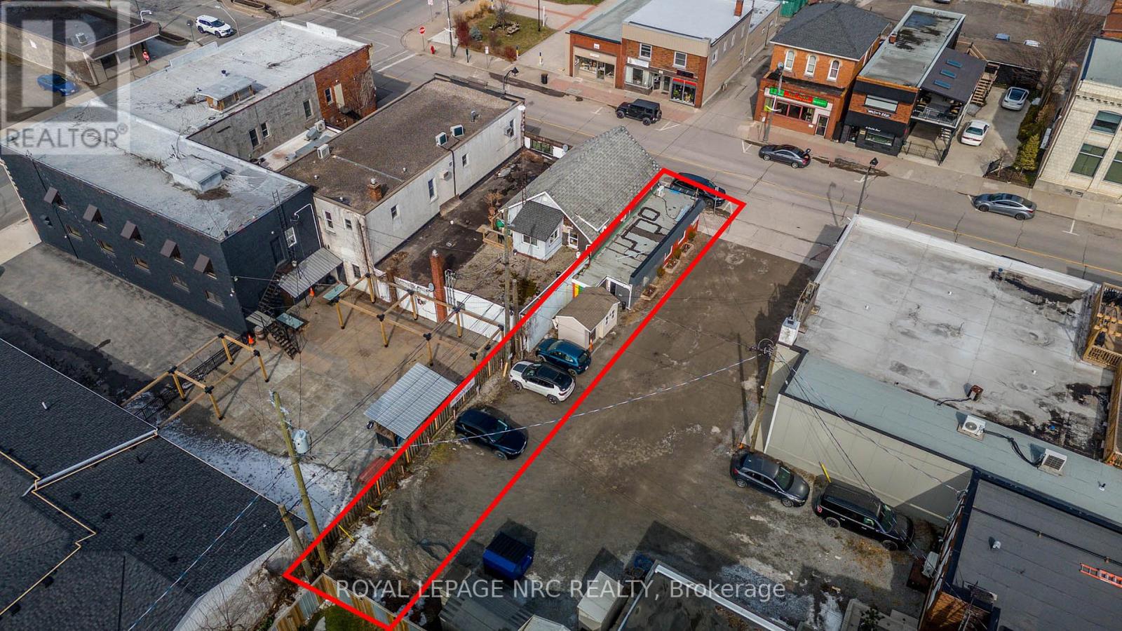 18 Charlotte Street, Port Colborne (878 - Sugarloaf), Ontario  L3K 3C6 - Photo 4 - X12015519