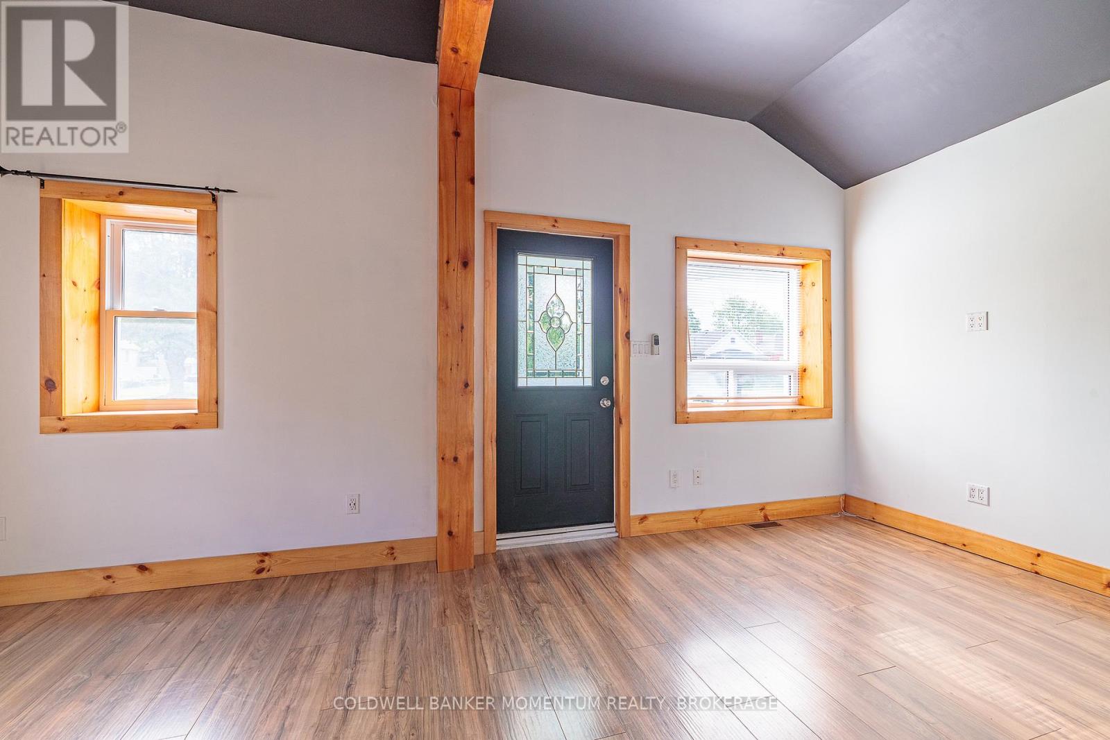 72 Wellington Street, Port Colborne (875 - Killaly East), Ontario  L3K 2J7 - Photo 2 - X12016872