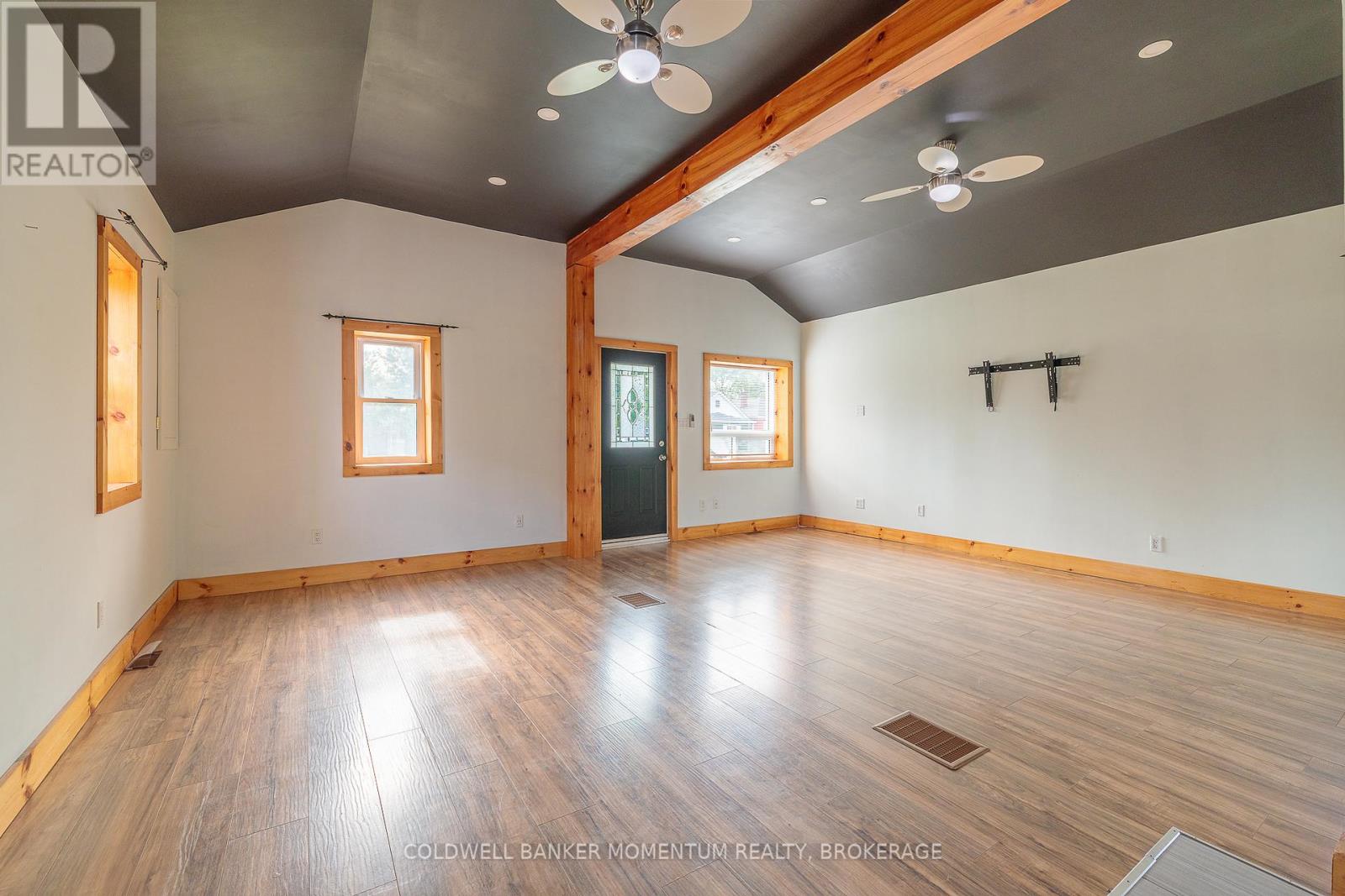 72 Wellington Street, Port Colborne (875 - Killaly East), Ontario  L3K 2J7 - Photo 9 - X12016872
