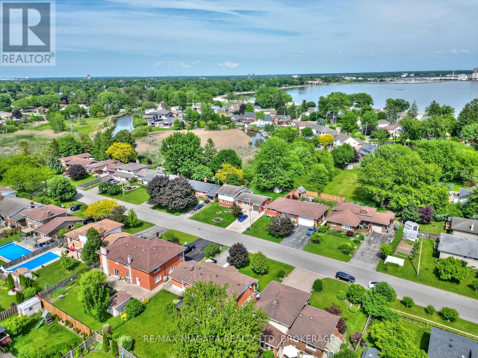 24 Gaspare Drive, Port Colborne (878 - Sugarloaf), Ontario  L3K 2V2 - Photo 46 - X12016959
