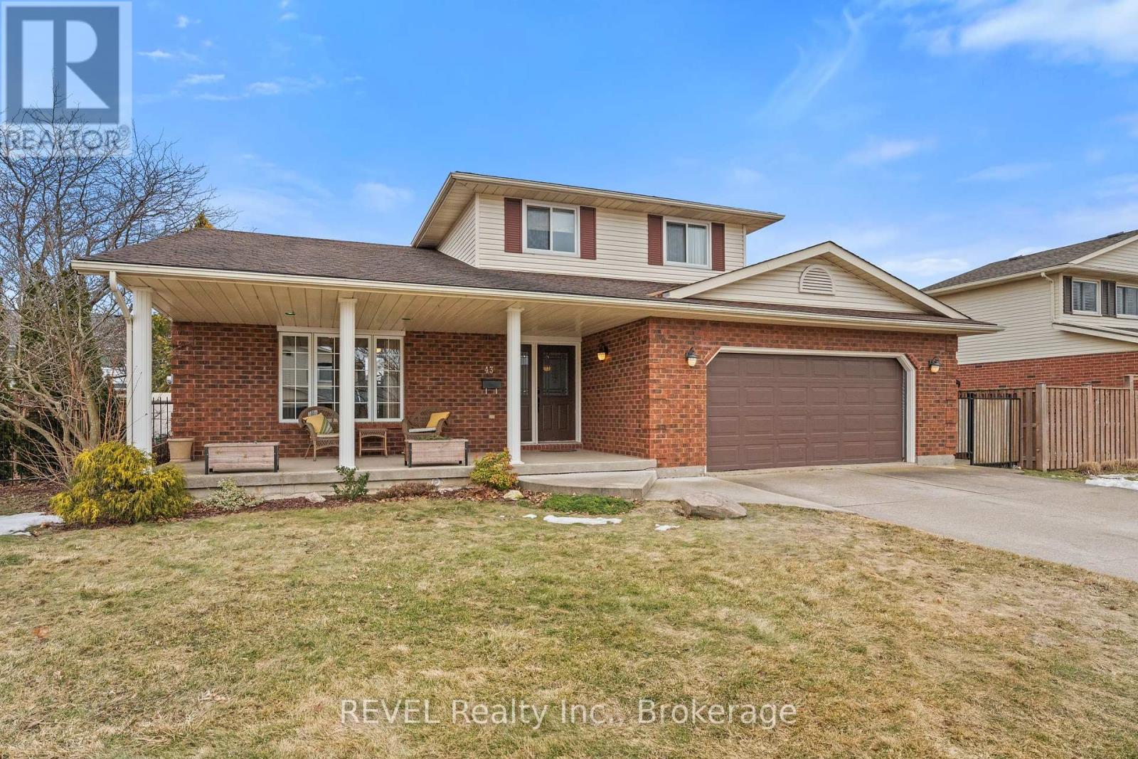 43 FLANNERY LANE, thorold (558 - confederation heights), Ontario