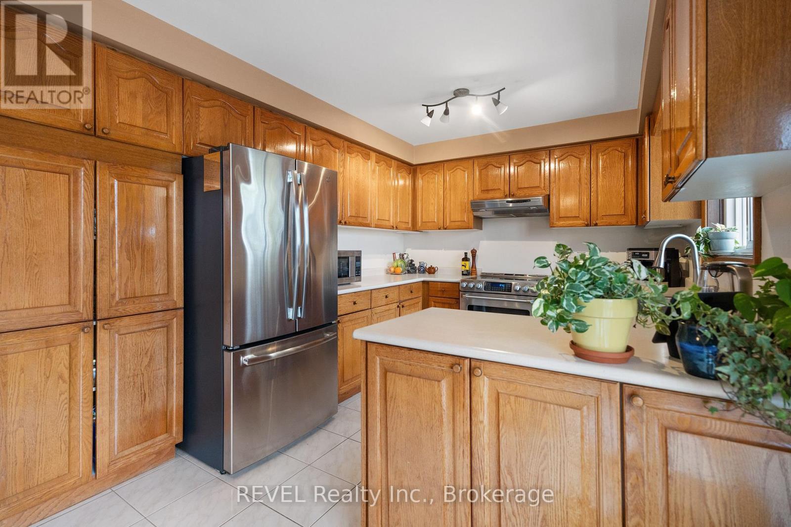 43 Flannery Lane, Thorold (558 - Confederation Heights), Ontario  L2V 4V8 - Photo 11 - X12017034