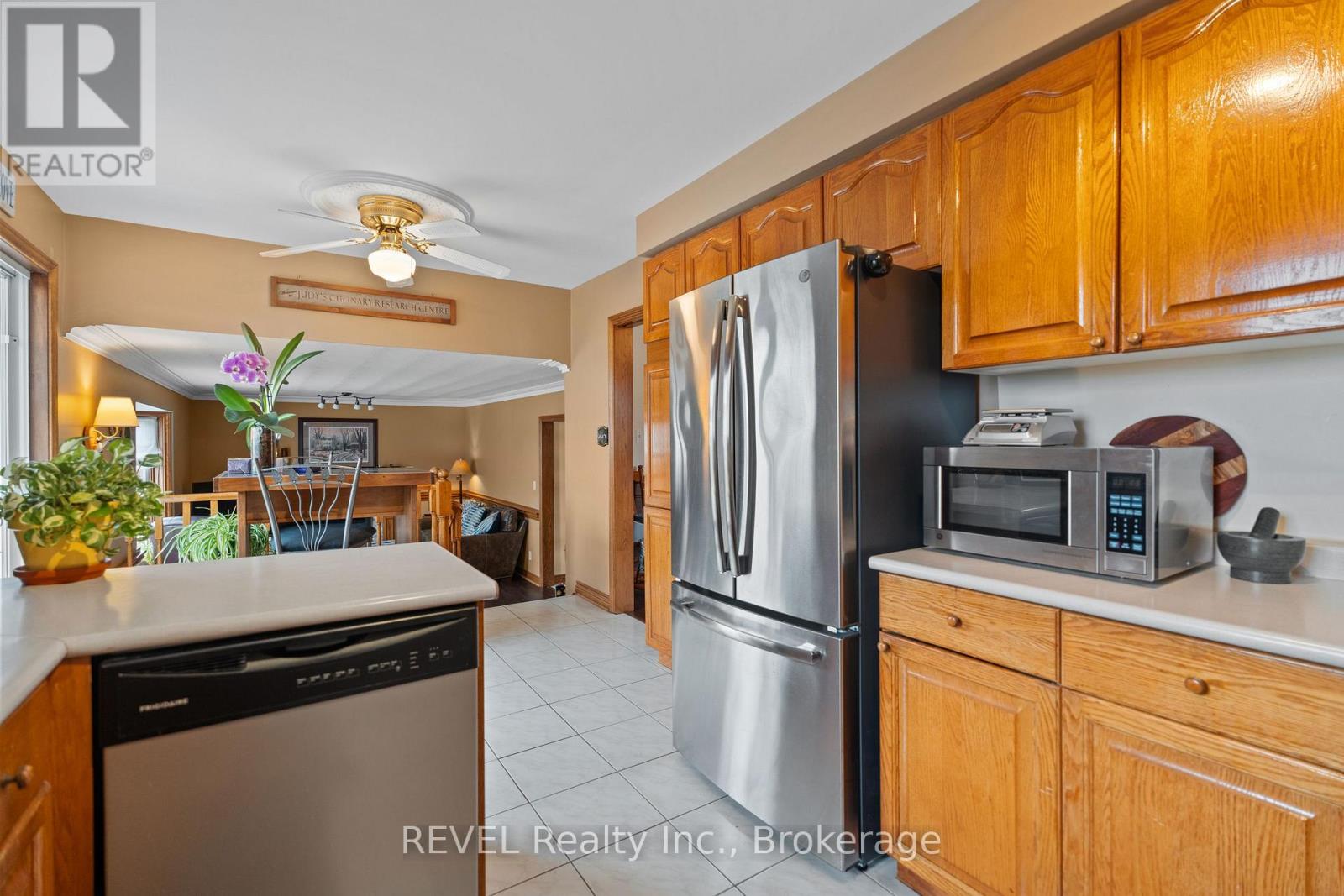 43 Flannery Lane, Thorold (558 - Confederation Heights), Ontario  L2V 4V8 - Photo 13 - X12017034