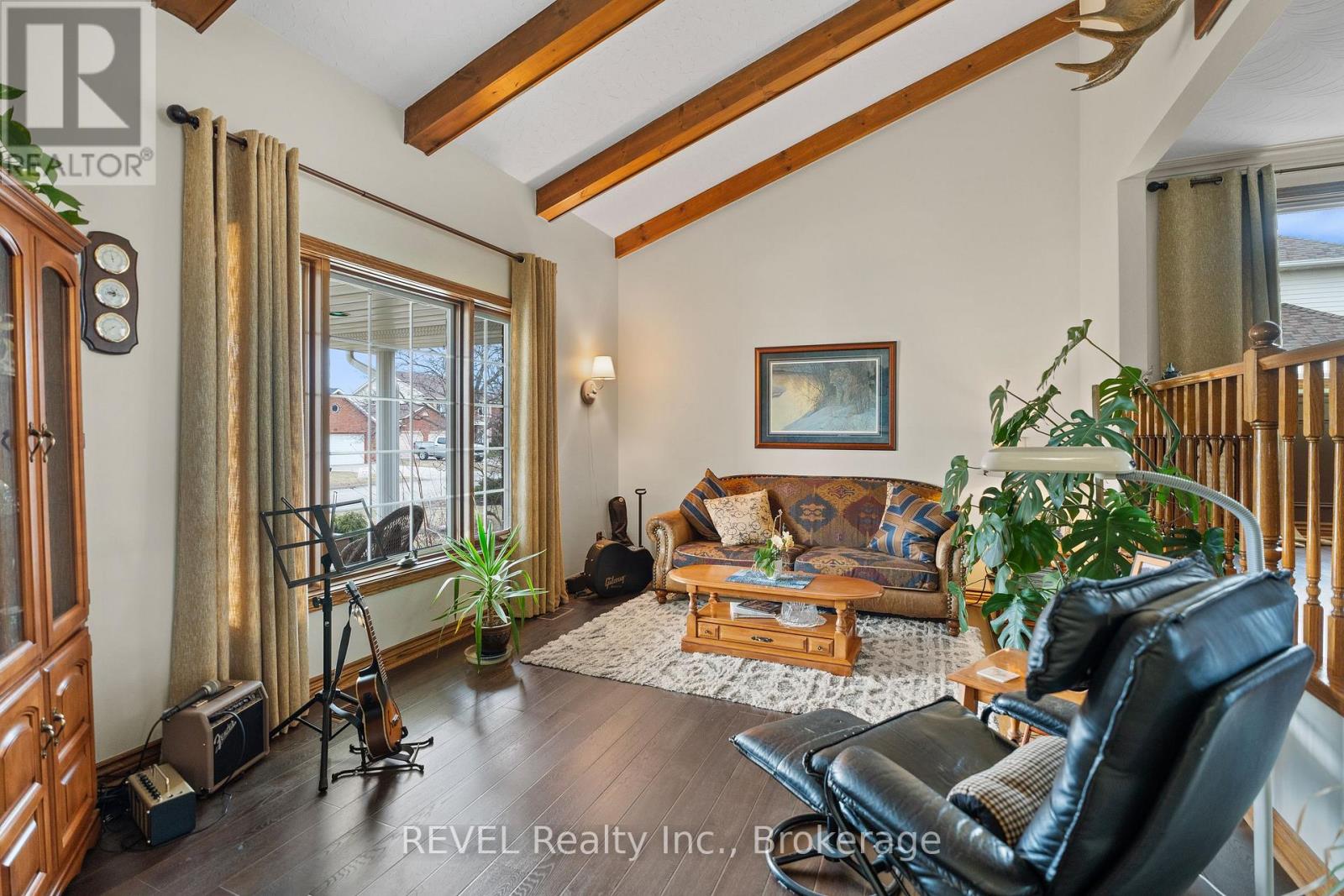 43 Flannery Lane, Thorold (558 - Confederation Heights), Ontario  L2V 4V8 - Photo 3 - X12017034