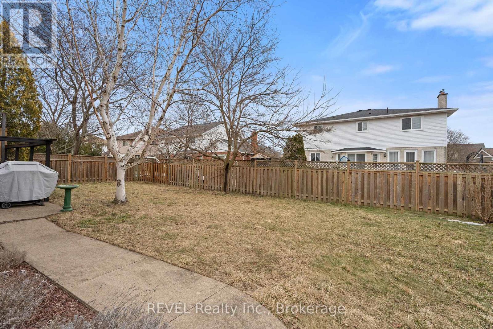 43 Flannery Lane, Thorold (558 - Confederation Heights), Ontario  L2V 4V8 - Photo 32 - X12017034