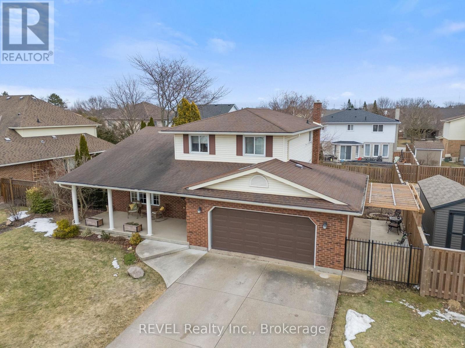 43 Flannery Lane, Thorold (558 - Confederation Heights), Ontario  L2V 4V8 - Photo 38 - X12017034