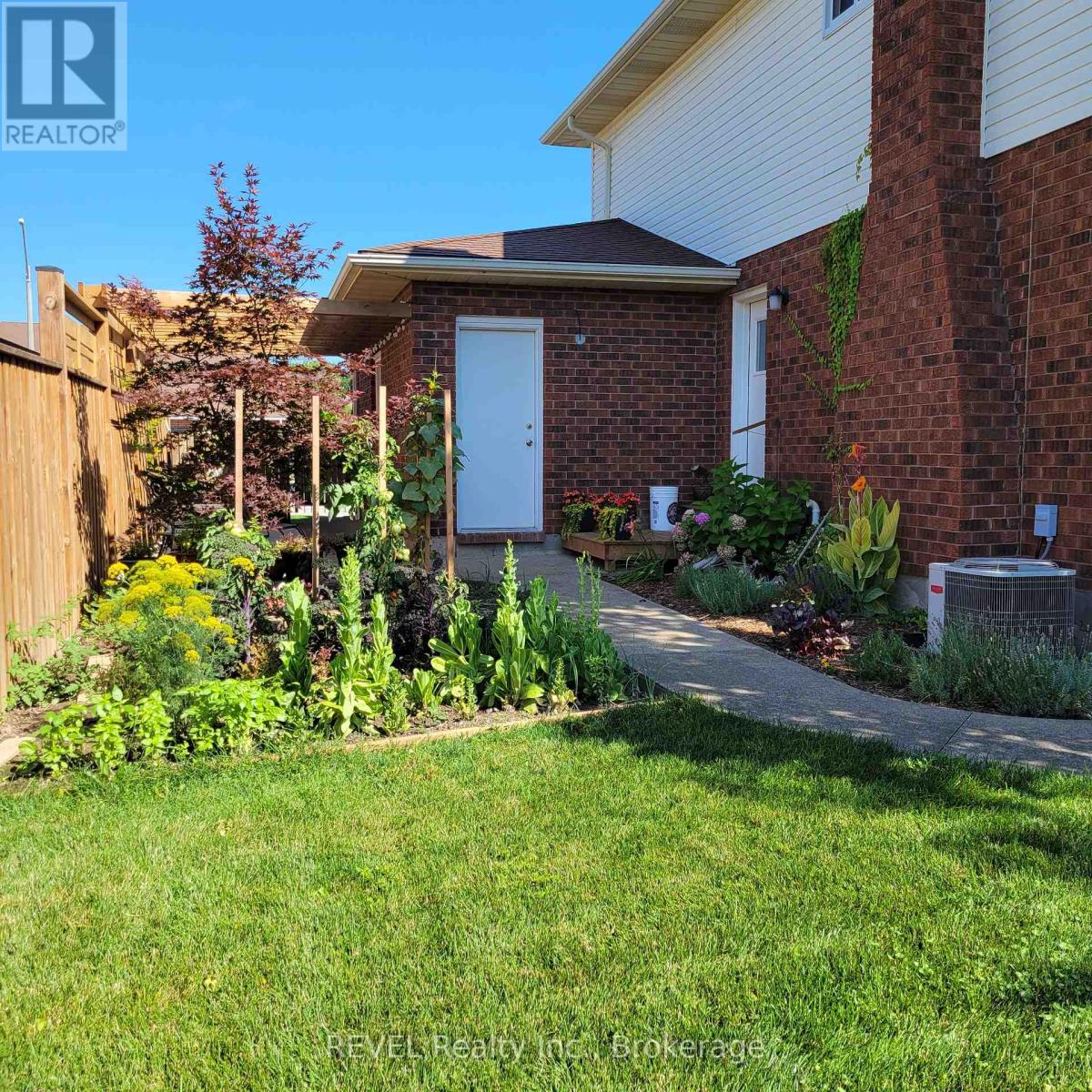 43 Flannery Lane, Thorold (558 - Confederation Heights), Ontario  L2V 4V8 - Photo 43 - X12017034