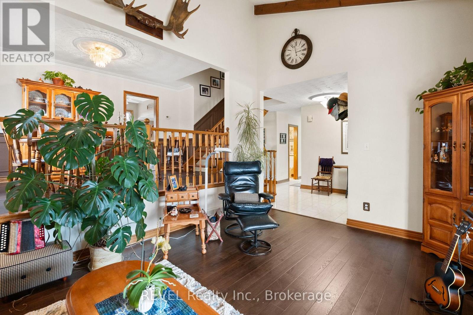 43 Flannery Lane, Thorold (558 - Confederation Heights), Ontario  L2V 4V8 - Photo 5 - X12017034