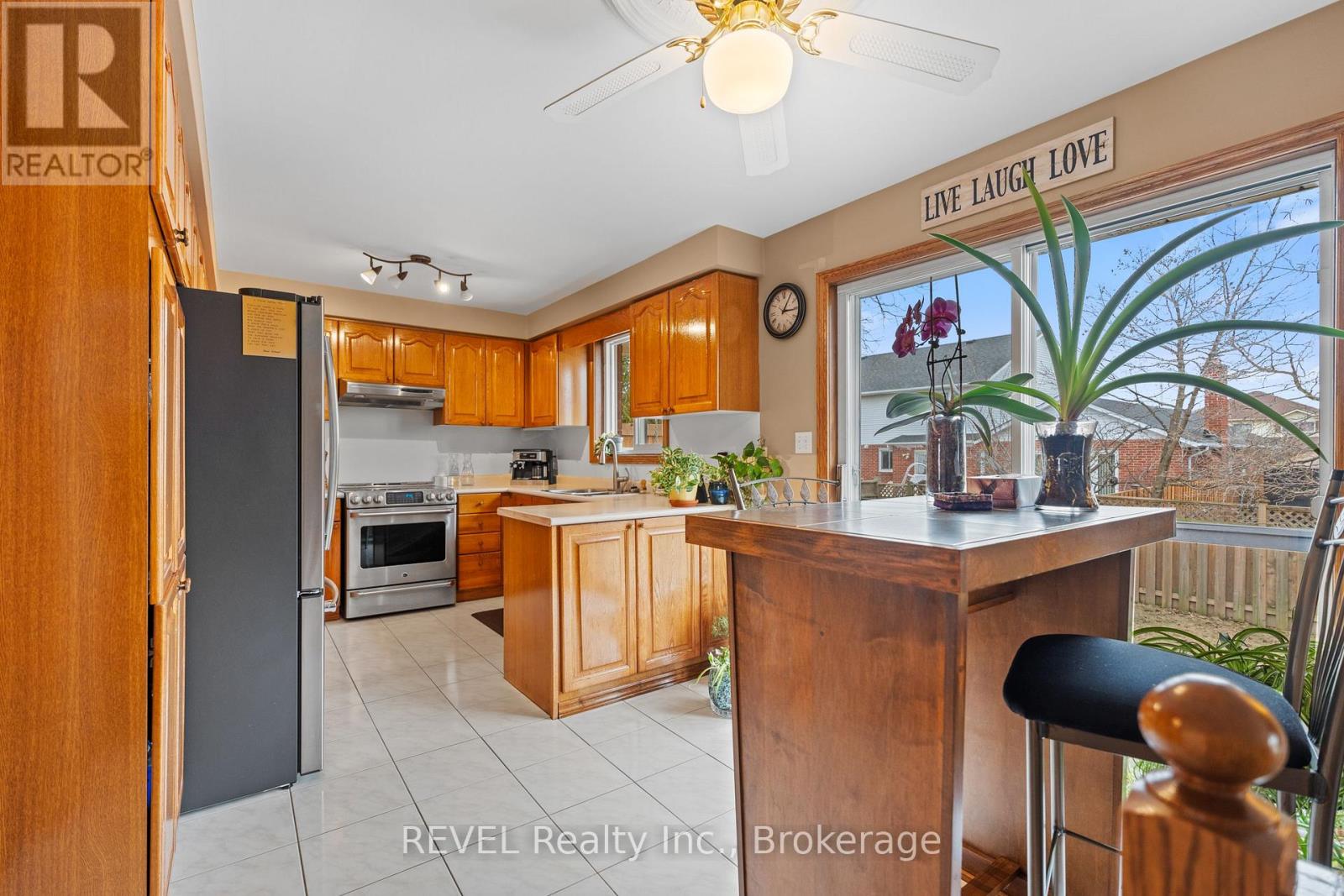 43 Flannery Lane, Thorold (558 - Confederation Heights), Ontario  L2V 4V8 - Photo 8 - X12017034