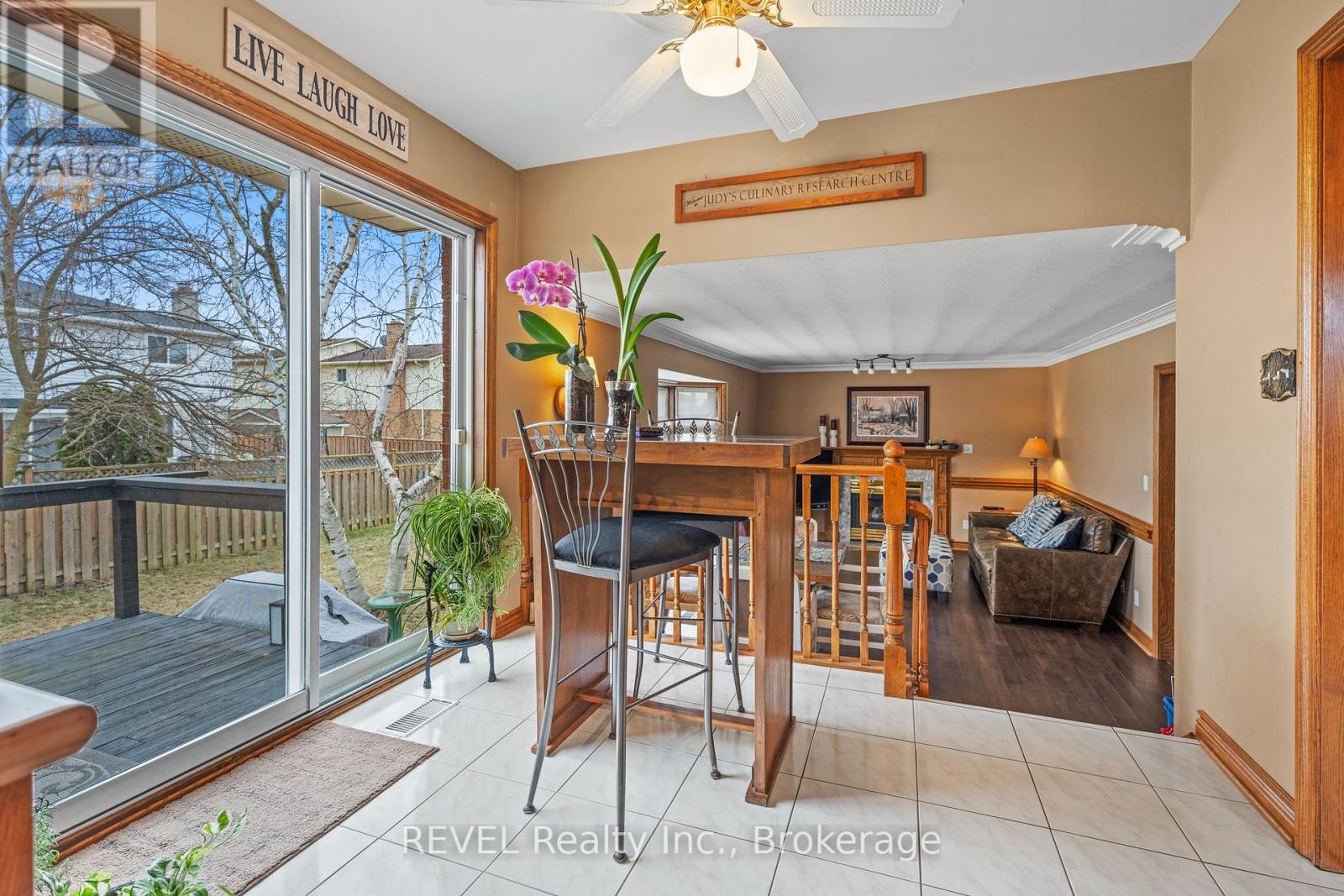 43 Flannery Lane, Thorold (558 - Confederation Heights), Ontario  L2V 4V8 - Photo 9 - X12017034