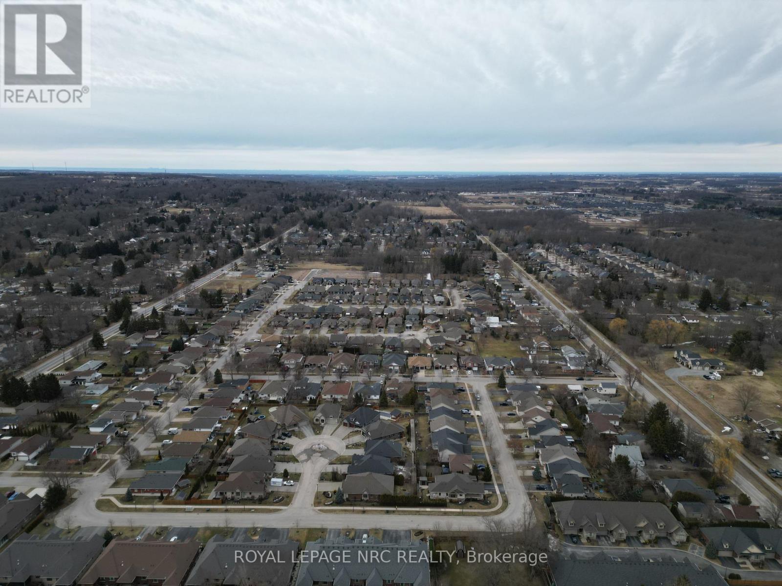 701 Quaker Drive, Pelham (662 - Fonthill), Ontario  L3C 3H3 - Photo 3 - X12017478