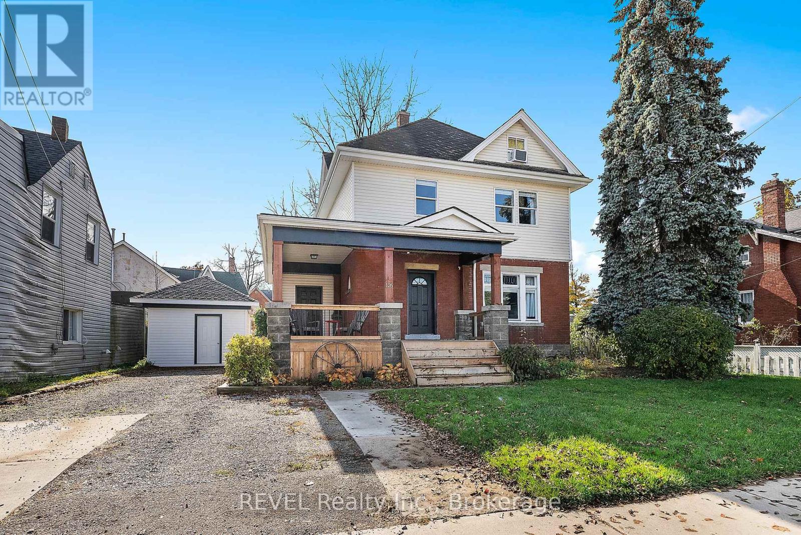 126 Alder Street E, Haldimand (Dunnville), Ontario  N1A 1C7 - Photo 2 - X12019405