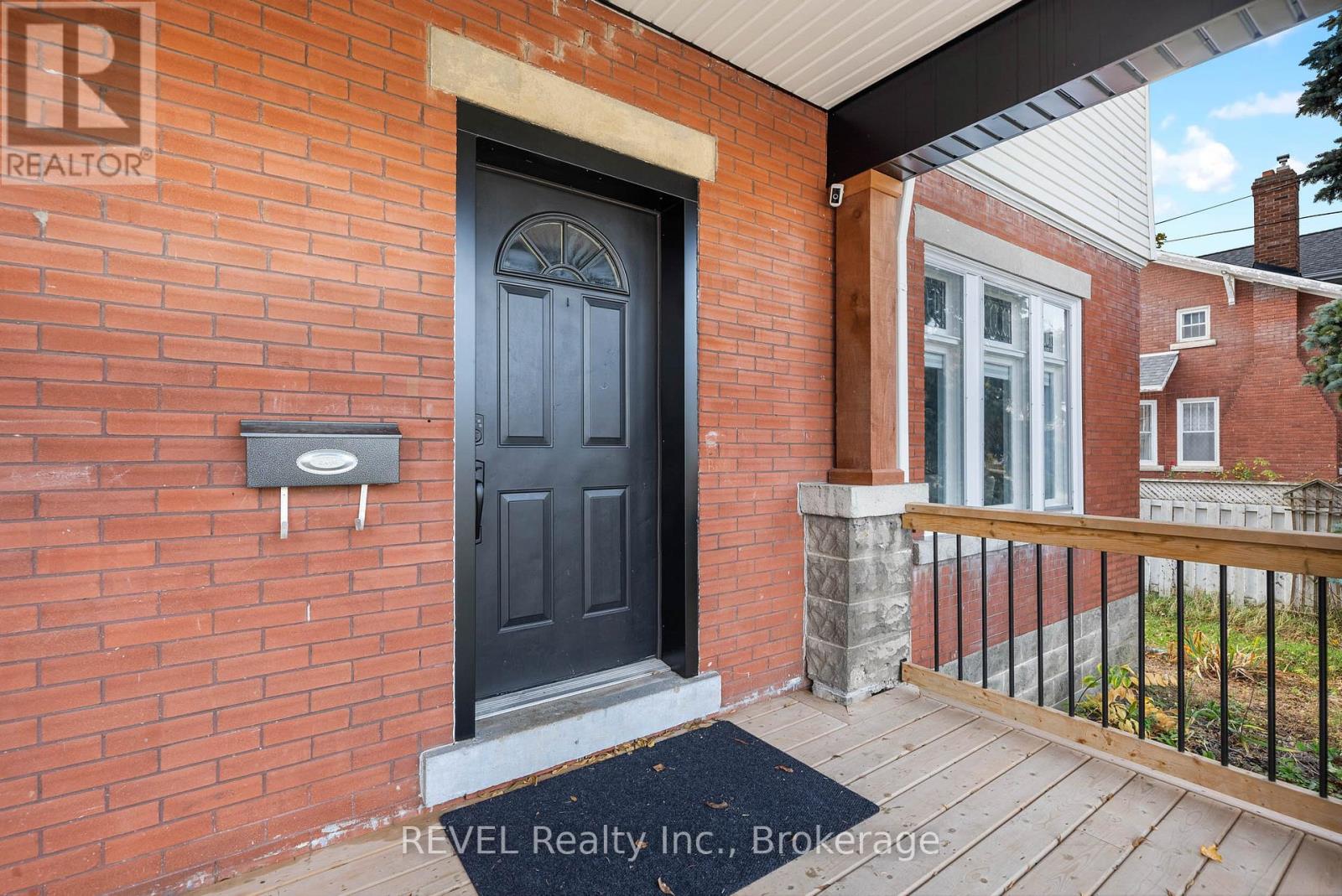 126 Alder Street E, Haldimand (Dunnville), Ontario  N1A 1C7 - Photo 5 - X12019405