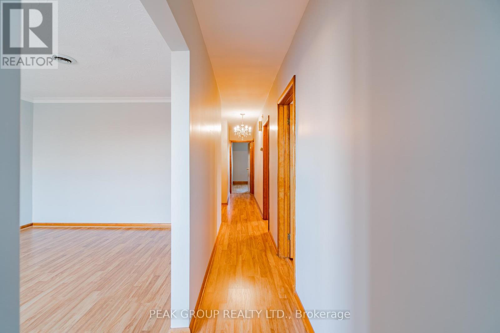 Upper - 248 Bertie Street, Fort Erie (Central), Ontario  L2A 1Z6 - Photo 11 - X12024674