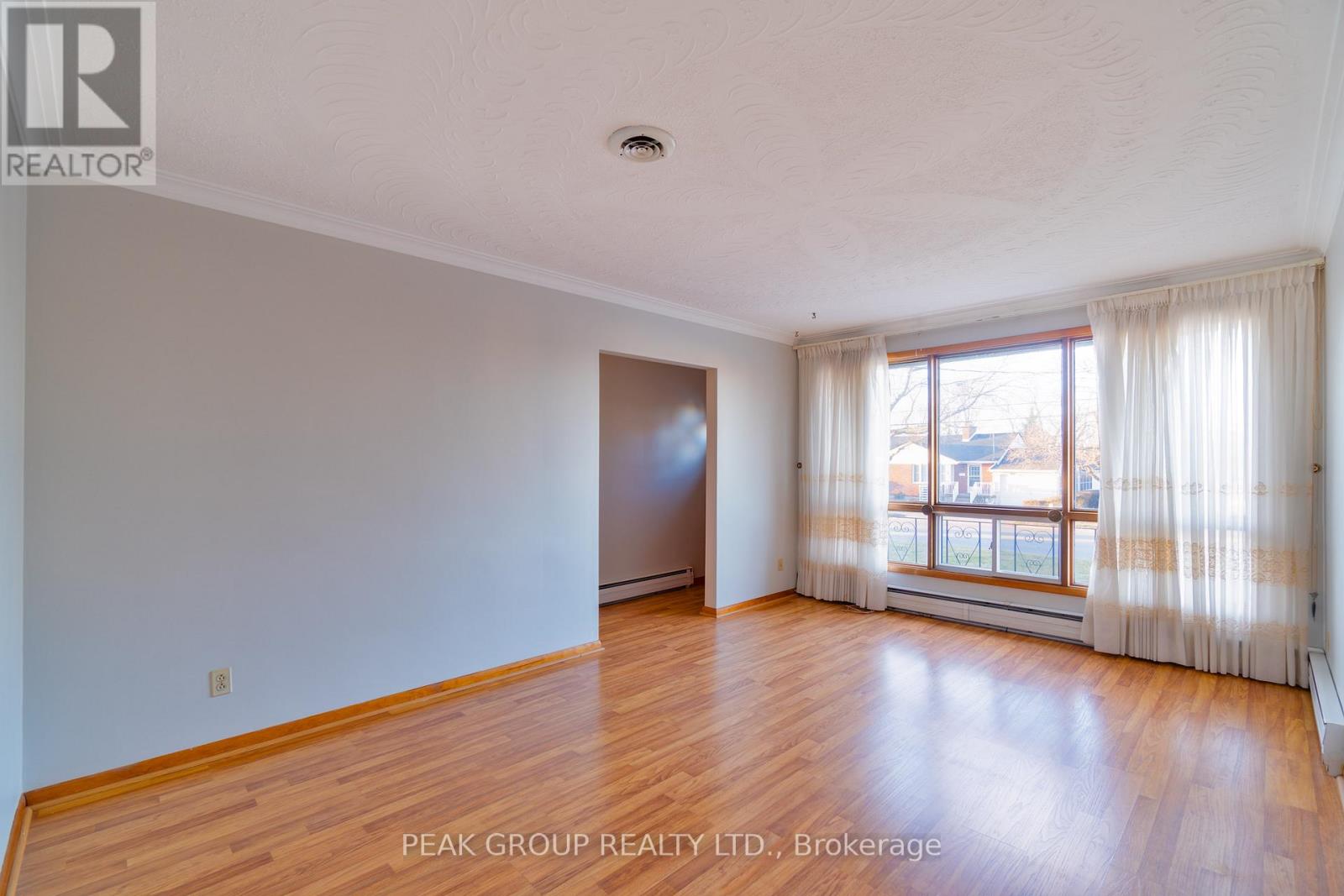 Upper - 248 Bertie Street, Fort Erie (Central), Ontario  L2A 1Z6 - Photo 12 - X12024674