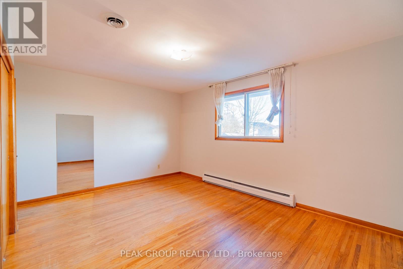 Upper - 248 Bertie Street, Fort Erie (Central), Ontario  L2A 1Z6 - Photo 6 - X12024674