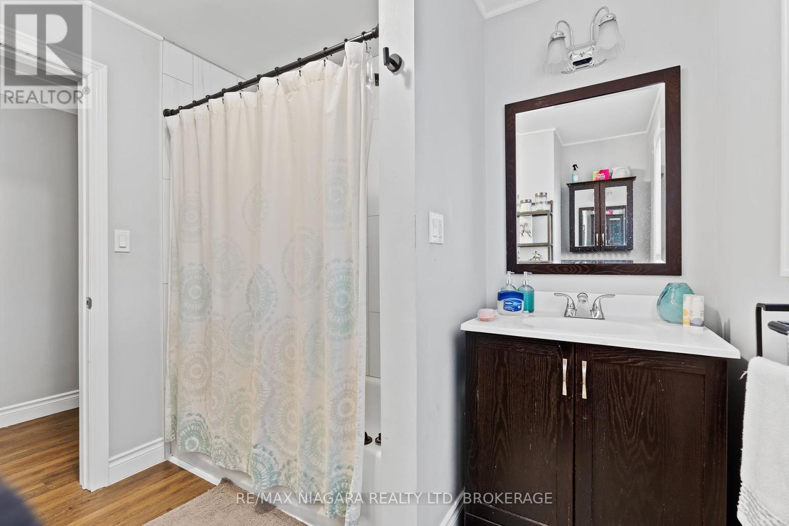 3204 Saint Paul Avenue, Niagara Falls (205 - Church's Lane), Ontario  L2J 2M1 - Photo 10 - X12025857