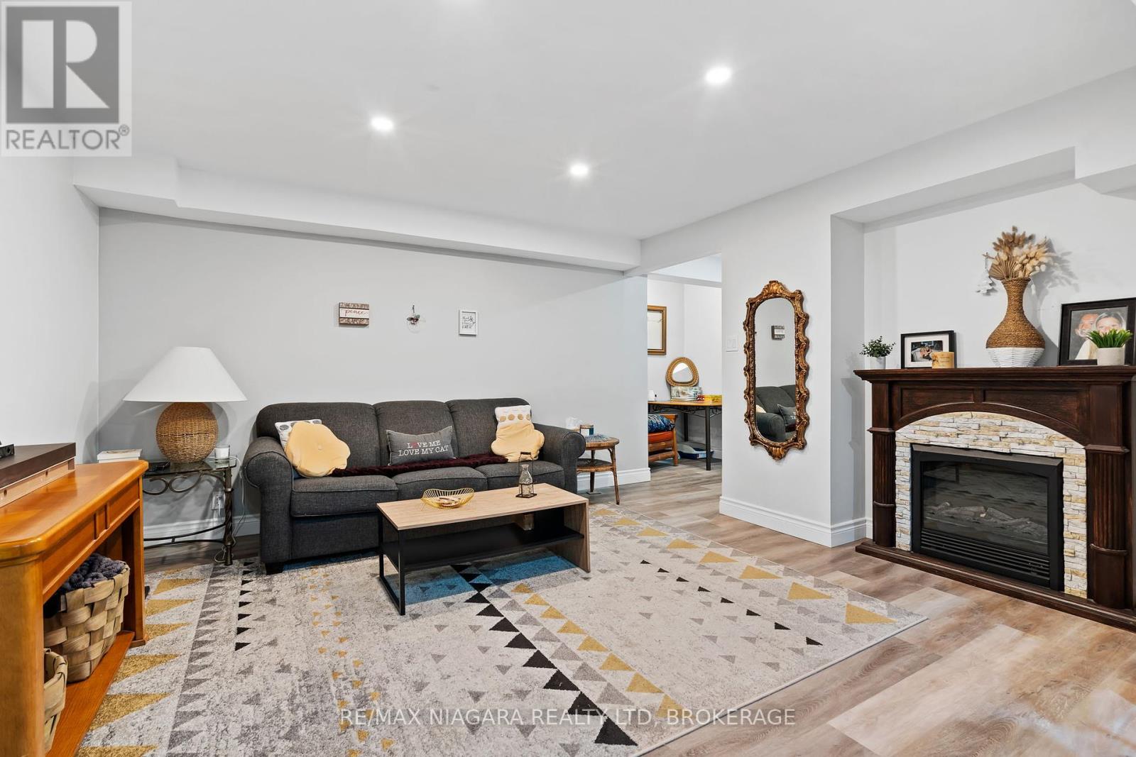 3204 Saint Paul Avenue, Niagara Falls (205 - Church's Lane), Ontario  L2J 2M1 - Photo 23 - X12025857