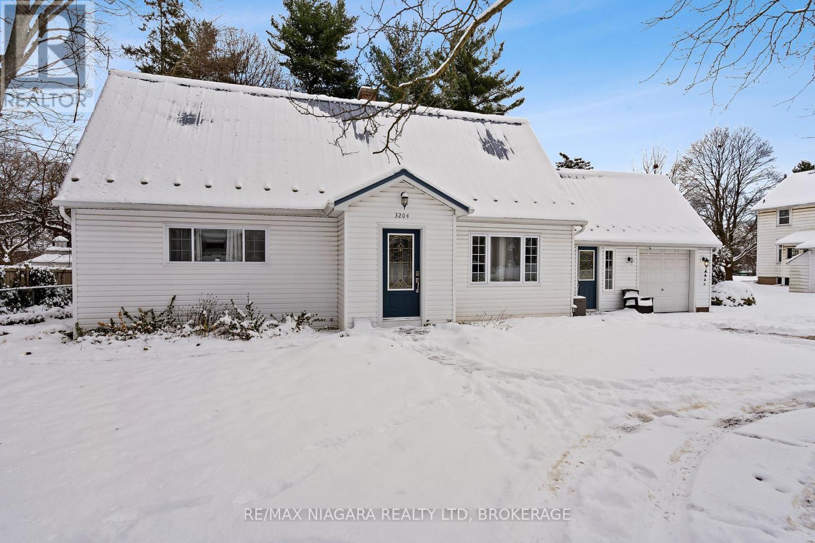 3204 Saint Paul Avenue, Niagara Falls (205 - Church's Lane), Ontario  L2J 2M1 - Photo 3 - X12025857