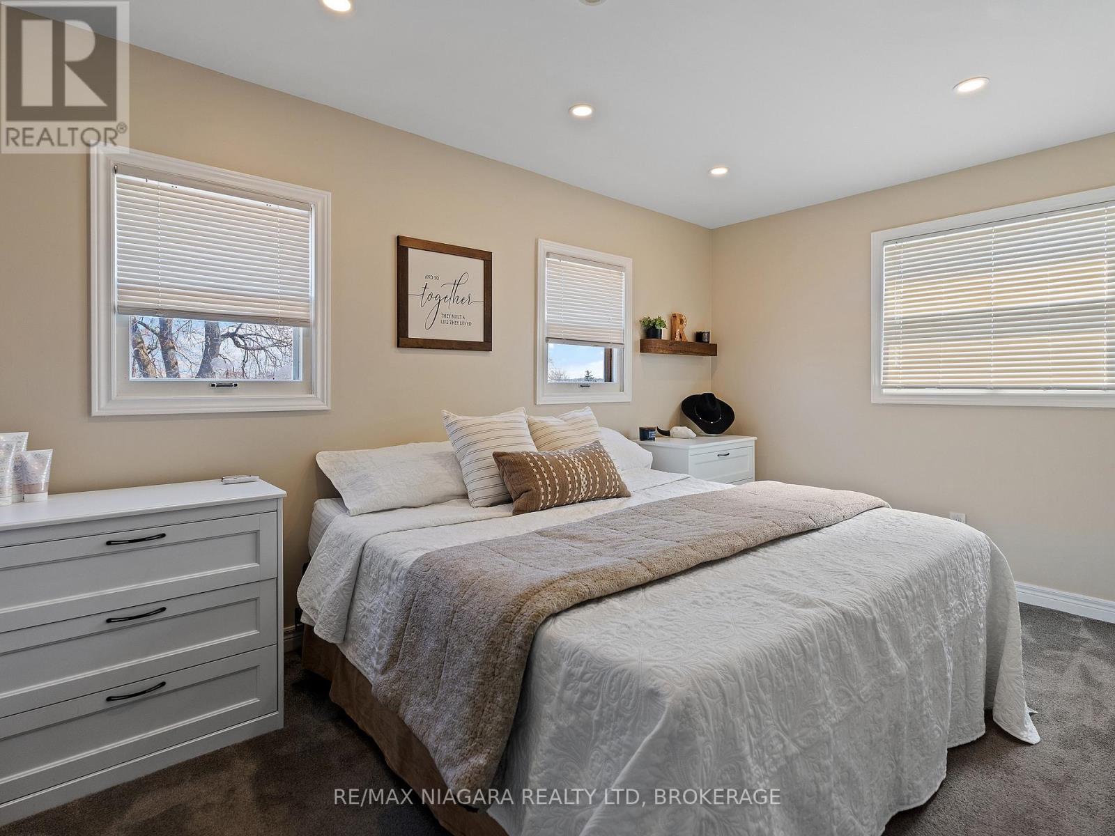 2474 Stevensville Road, Fort Erie (328 - Stevensville), Ontario  L0S 1S0 - Photo 13 - X12027718
