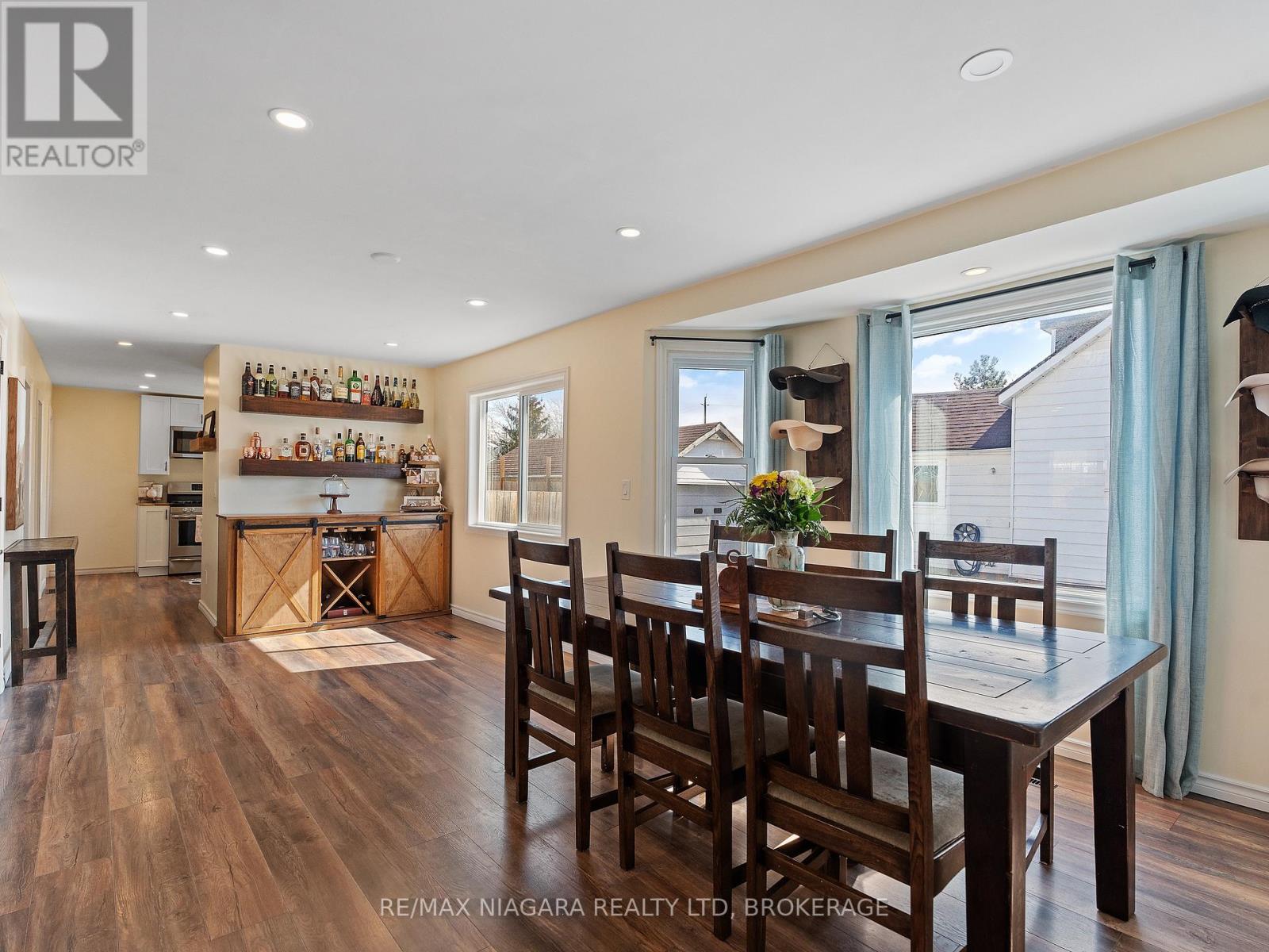 2474 Stevensville Road, Fort Erie (328 - Stevensville), Ontario  L0S 1S0 - Photo 6 - X12027718