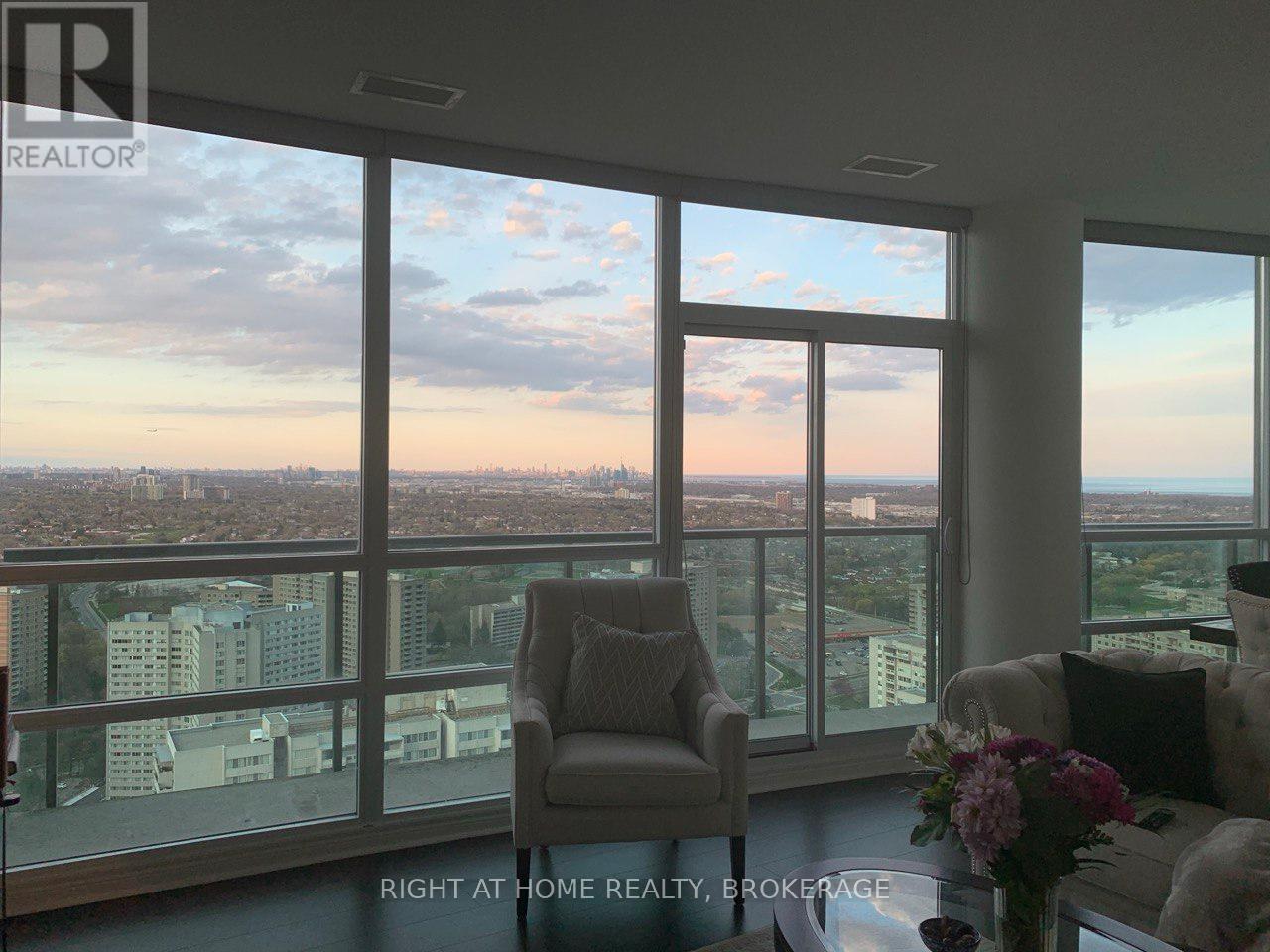 Ph101 - 208 Enfield Place, Mississauga (City Centre), Ontario  L5B 0G8 - Photo 2 - W12029054