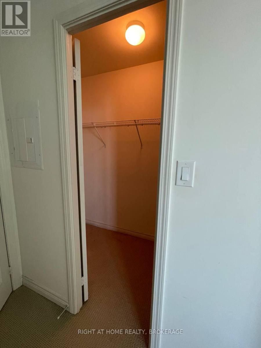 Ph101 - 208 Enfield Place, Mississauga (City Centre), Ontario  L5B 0G8 - Photo 31 - W12029054