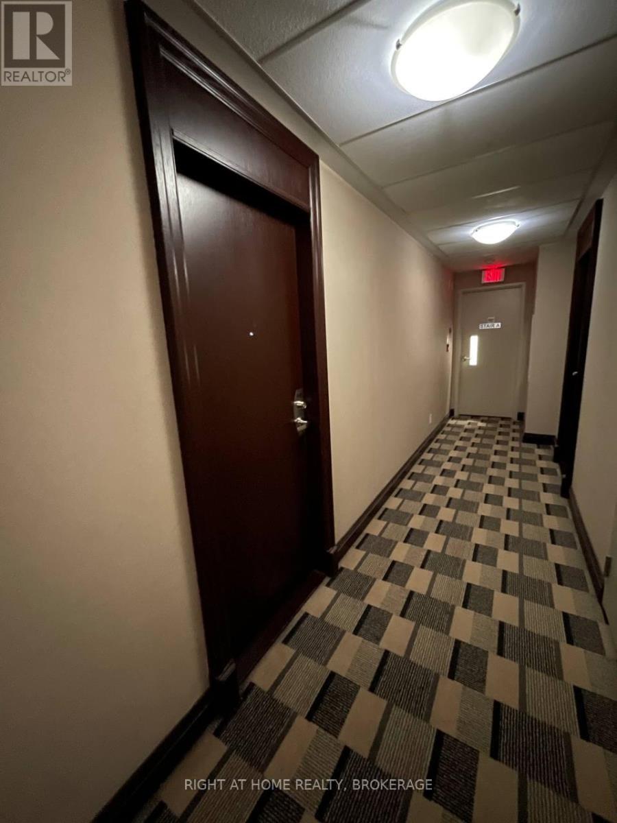 Ph101 - 208 Enfield Place, Mississauga (City Centre), Ontario  L5B 0G8 - Photo 34 - W12029054