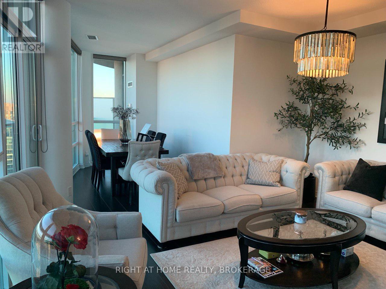 Ph101 - 208 Enfield Place, Mississauga (City Centre), Ontario  L5B 0G8 - Photo 4 - W12029054