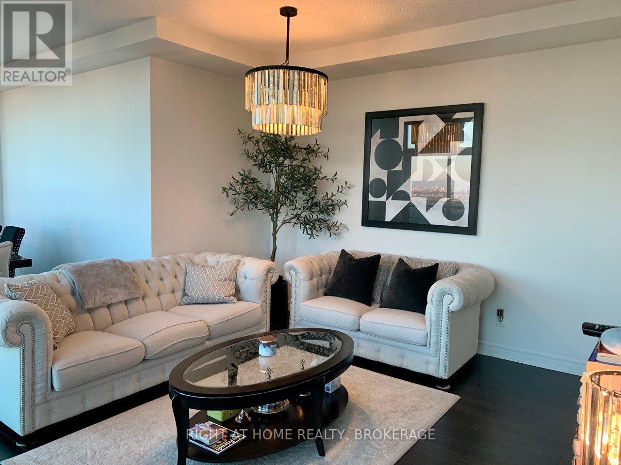 Ph101 - 208 Enfield Place, Mississauga (City Centre), Ontario  L5B 0G8 - Photo 5 - W12029054